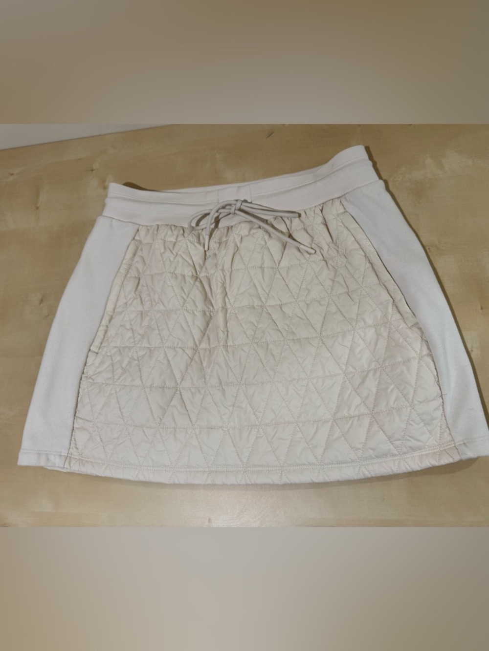 Athleta Solstice Cream Quilted Drawstring Mini Skirt size 6P